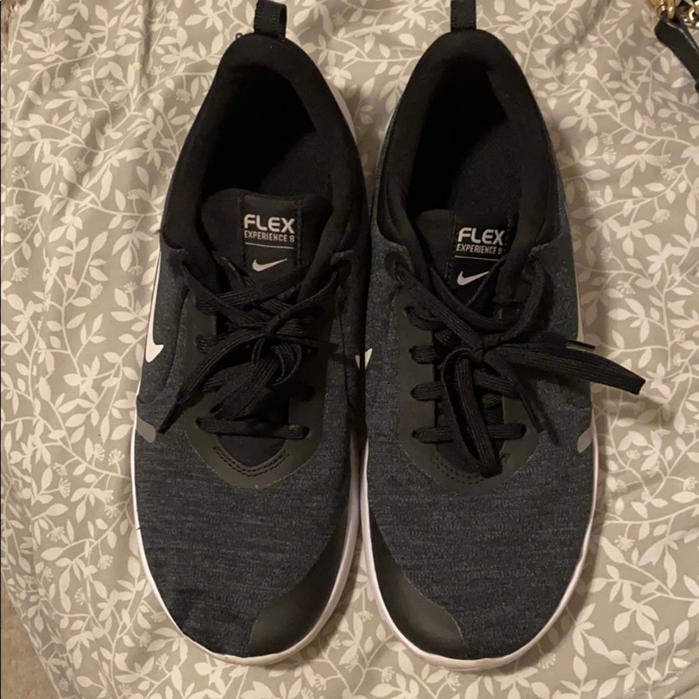 Nike shoes flex experience 8